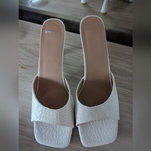 SHEIN White Croc-Embossed Mules